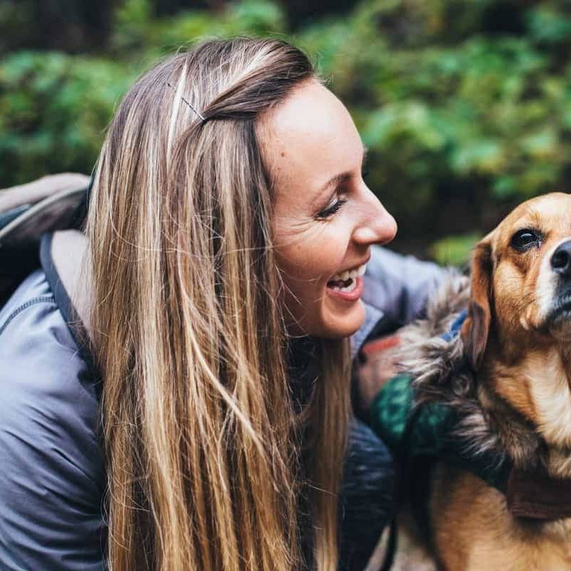 Lindsay look and laughing at Sage.